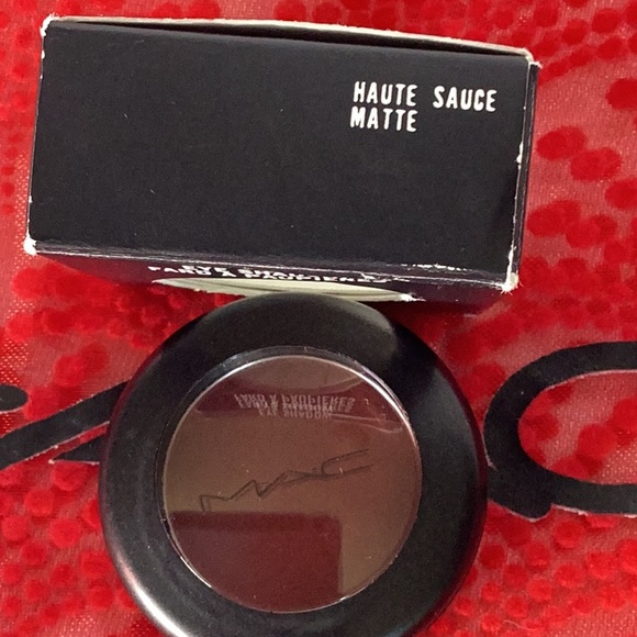 MAC eye shadow bundle - Picture 6 of 8